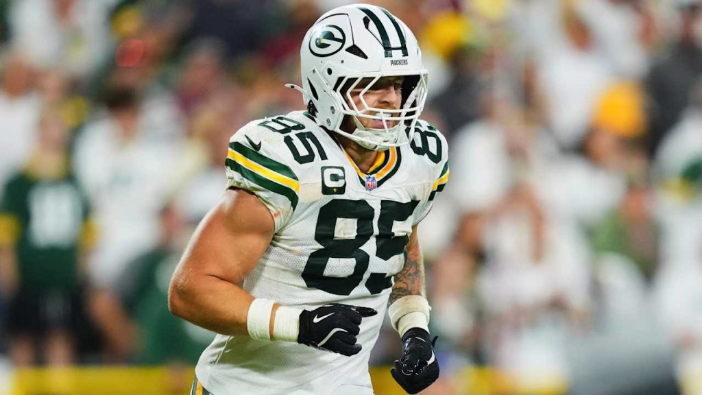 Packers TE Tucker Kraft suffers left knee injury in practice; severity TBD